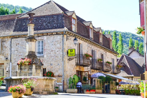 Frankrijk Autoire 10 Dordogne Lot vakantiepark luxe villa plus beaux vilage france bergen.jpg