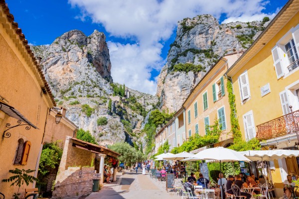 Moustiers Sainte Marie 29 gouden ster Frankrijk Provence vakantie plus beaux village faience.jpg