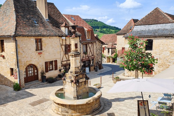 Frankrijk Autoire 11 Dordogne Lot vakantiepark luxe villa plus beaux vilage france bergen.jpg