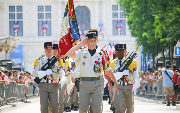Fete nationale 19 quatorze juillet 14 juli Frankrijk vakantie feest bastide defile vuurwerk.jpg