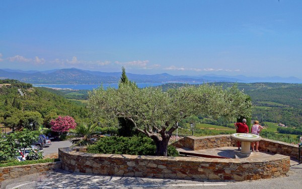 Massif Maures 21 Frankrijk Provence Gassin vakantie Var bergen natuur.jpg