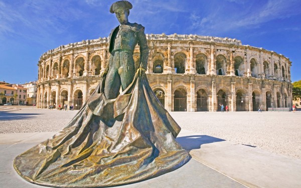 Nimes 1 Frankrijk Gard vakantie Languedoc Provence Middellandse zee arena carree pont.jpg