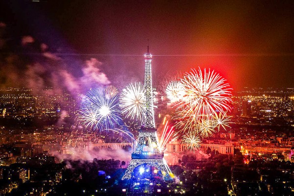 Fete nationale 12 quatorze juillet 14 juli Frankrijk vakantie feest bastide defile vuurwerk.jpg