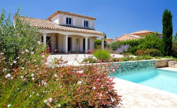 Holiday homes with a private pool in France - Francecomfort Holiday parks