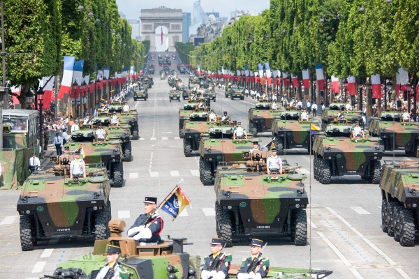 Fete nationale 11 quatorze juillet 14 juli Frankrijk vakantie feest bastide defile vuurwerk.jpg