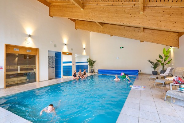 Wellness 12 zwembad AlpChalets Portes du Soleil Alpen Frankrijk ski resort vakantie bergen Haut Savo