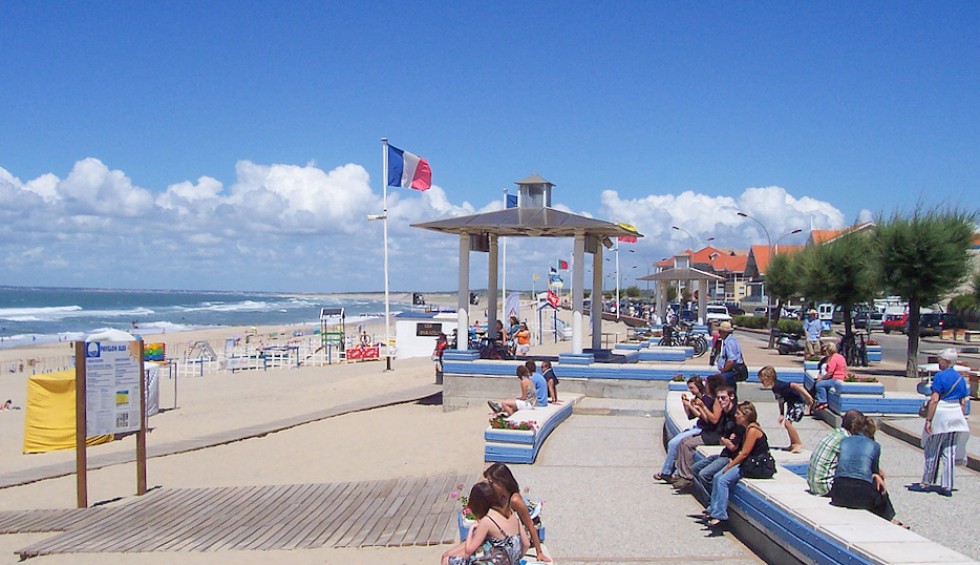 Badplaatsen 6 Soulac sur Mer belle epoque Gironde Frankrijk vakantie Salles luxe villa strand zee.jp