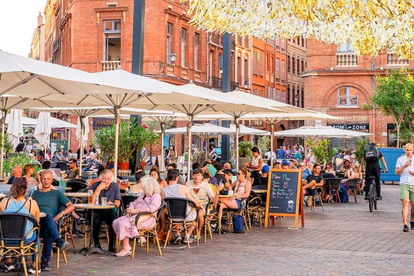 Frankrijk Toulouse 5a vakantie place terrasse luxe villa vakantiehuis bergen wandelen.jpg