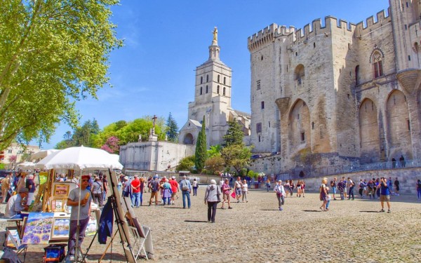 Paleis Avignon 8 paus Frankrijk palais papes vakantie villa middeleeuwen festival.jpg