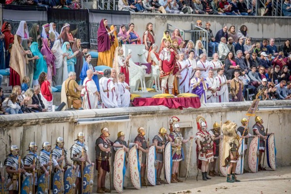 Nimes 4 Frankrijk Gard vakantie Languedoc Provence Middellandse zee arena carree pont.jpg