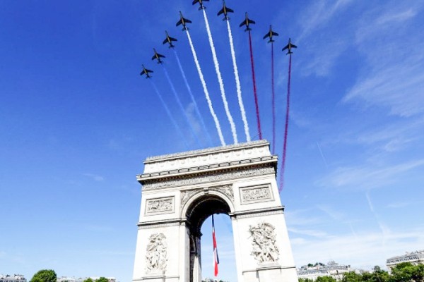 Fete nationale 18 quatorze juillet 14 juli Frankrijk vakantie feest bastide defile vuurwerk.jpg