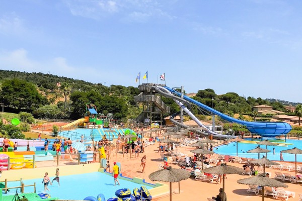 Aquapark 5a Provence Var Frejus Maxime vakantie Frankrijk luxe villa zwembad glijbaan.jpg